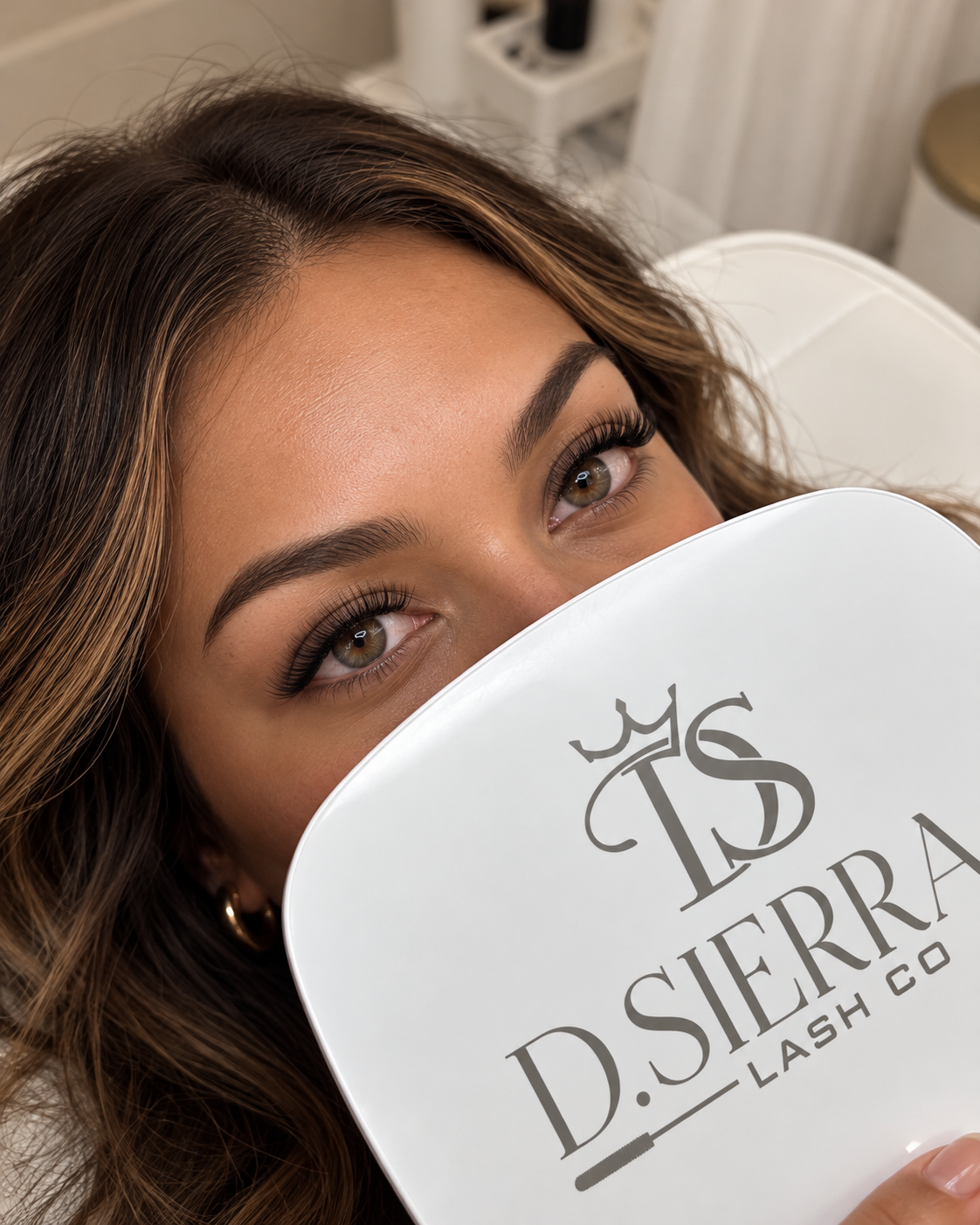 D.Sierra Hybrid lash extensions after
